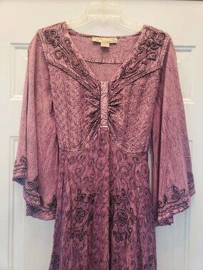 AGAN TRADERS Renaissance Inspired Embroidered Pink Bell Sleeve Dress - M